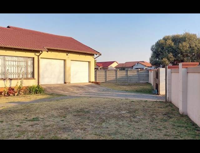 3 BEDROOM HOUSE FOR SALE IN RONDEBULT